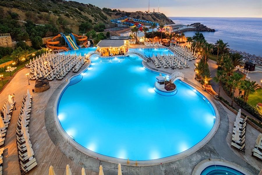 Unigenç Turizm - Acapulco Resort Convention SPA Hotel