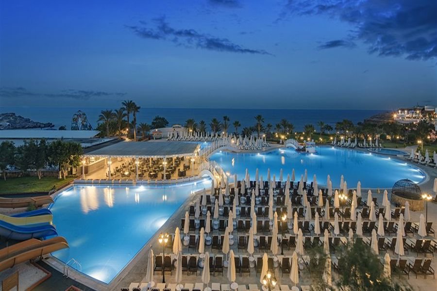 Unigenç Turizm - Acapulco Resort Convention SPA Hotel