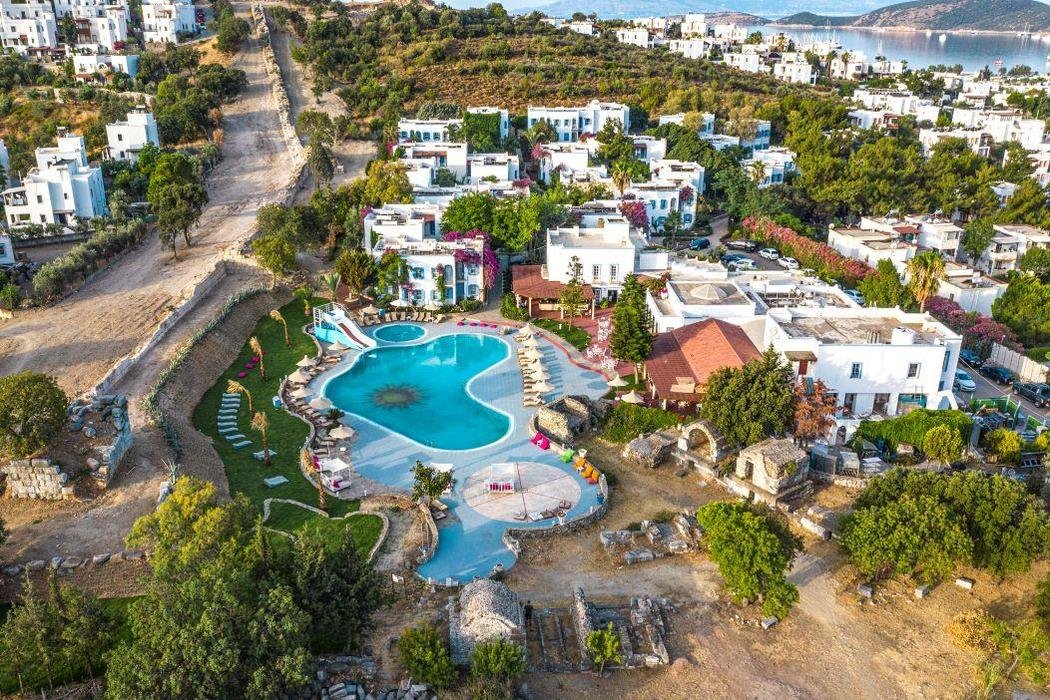 Unigenç Turizm - Historical Museum Resort