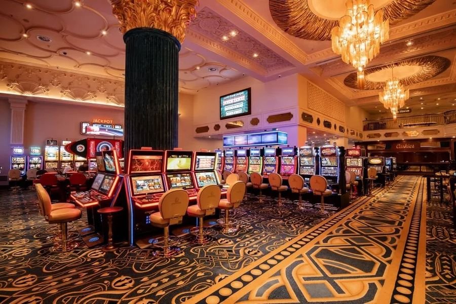 Unigenç Turizm - Lord's Palace Hotel SPA Casino
