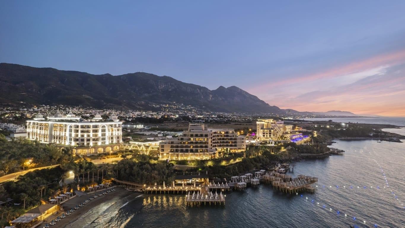 Uni Genç Turizm - Merit Royal Diamond Hotel & Casino & Spa