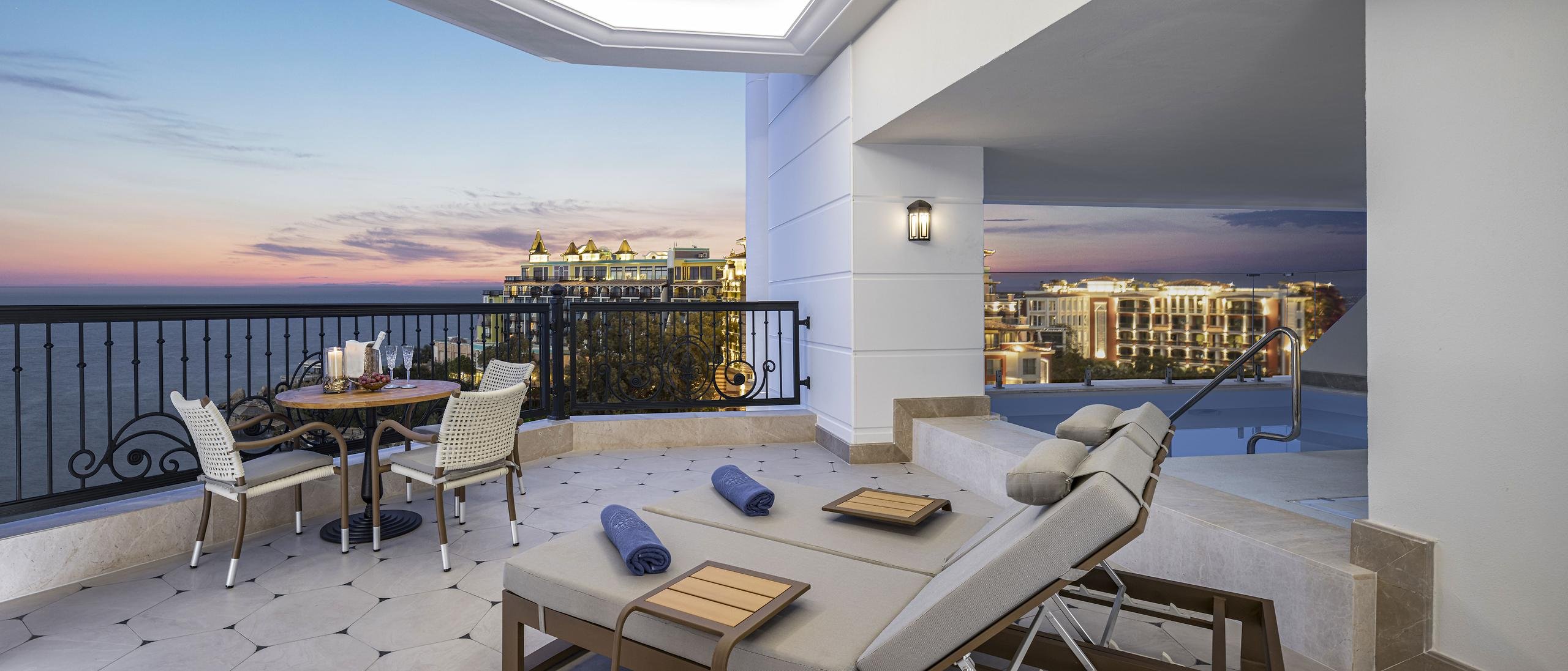 Uni Genç Turizm - Merit Royal Diamond Hotel & Casino & Spa