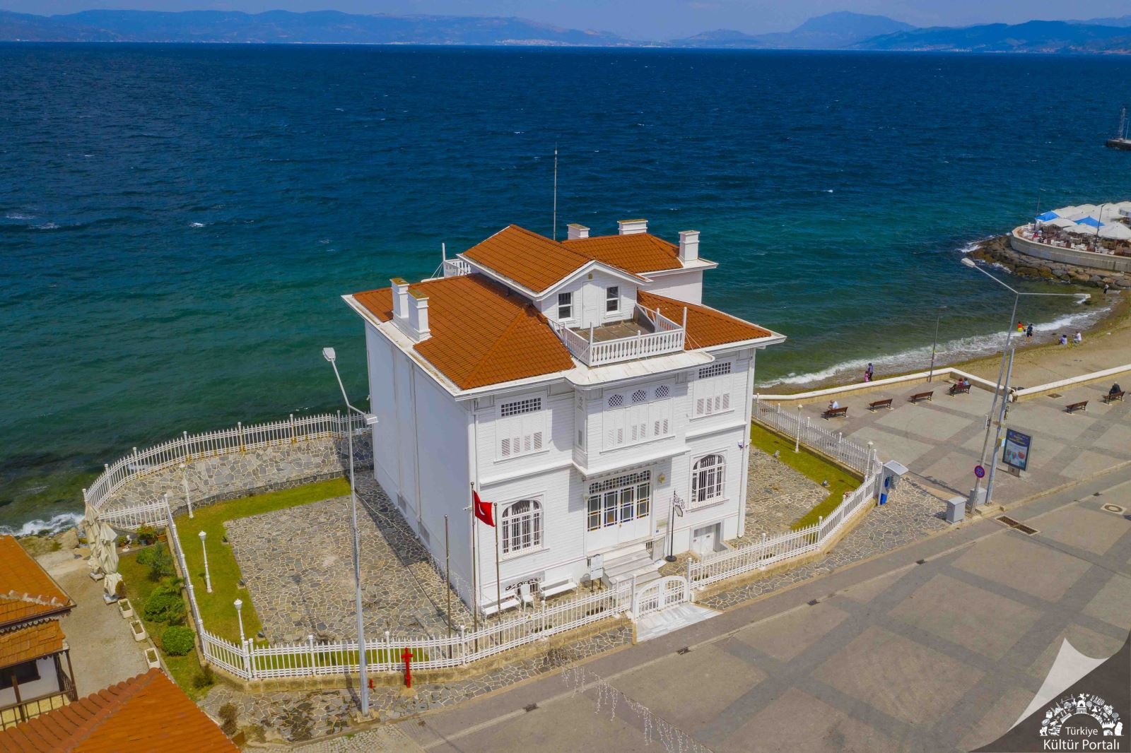 Unigenç Turizm - Bursa - İznik - Trilye - Gölyazı - Cumalıkızık - Mudanya Turu