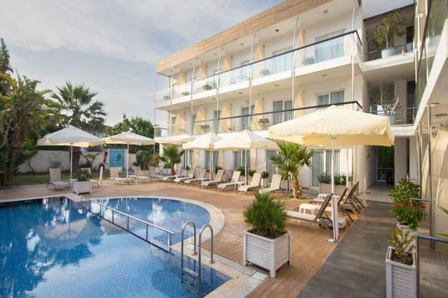 Unigenç Turizm - Lizbonia Otel Çeşme  