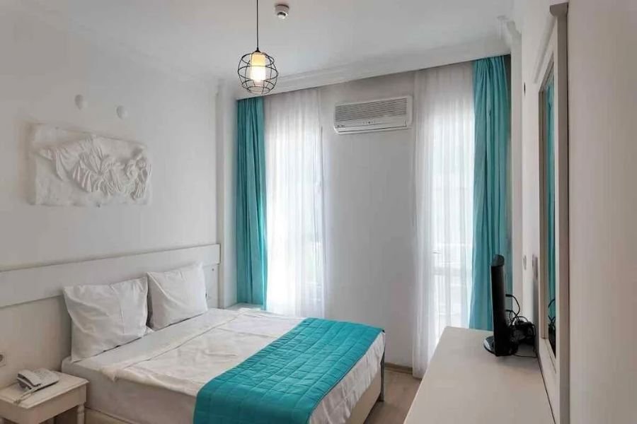 Unigenç Turizm - Lizbonia Otel Çeşme  