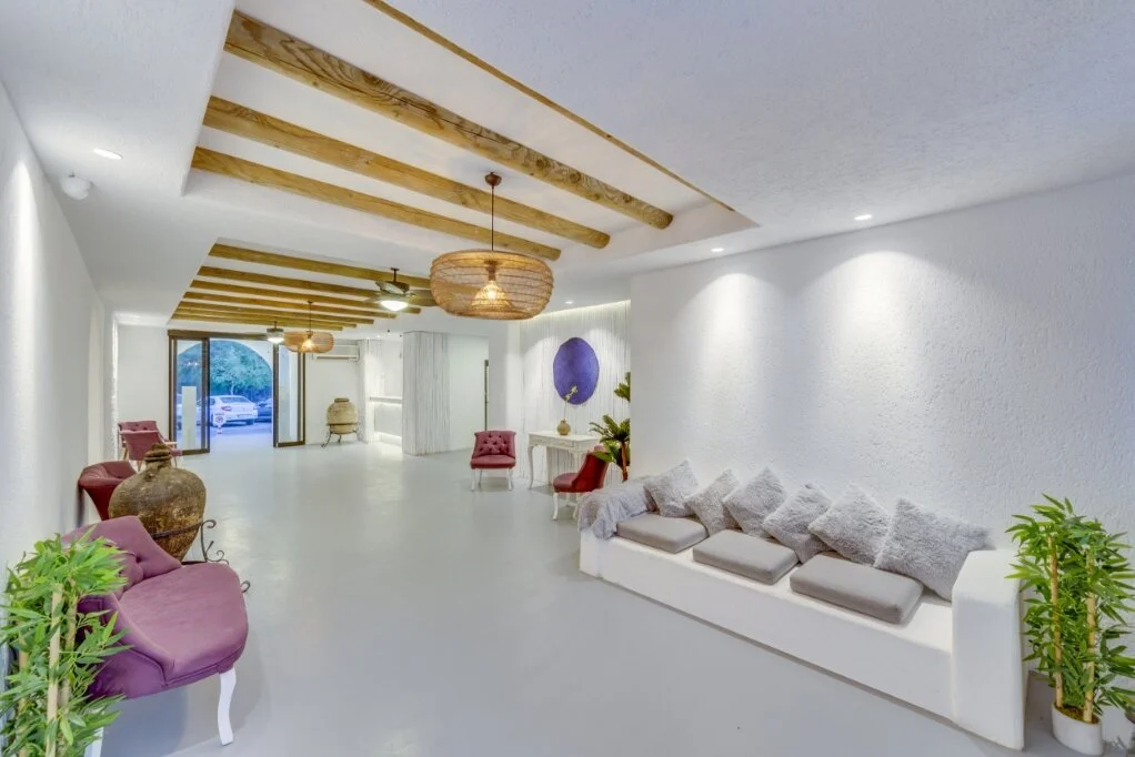 Unigenç Turizm - The Hello Hotel